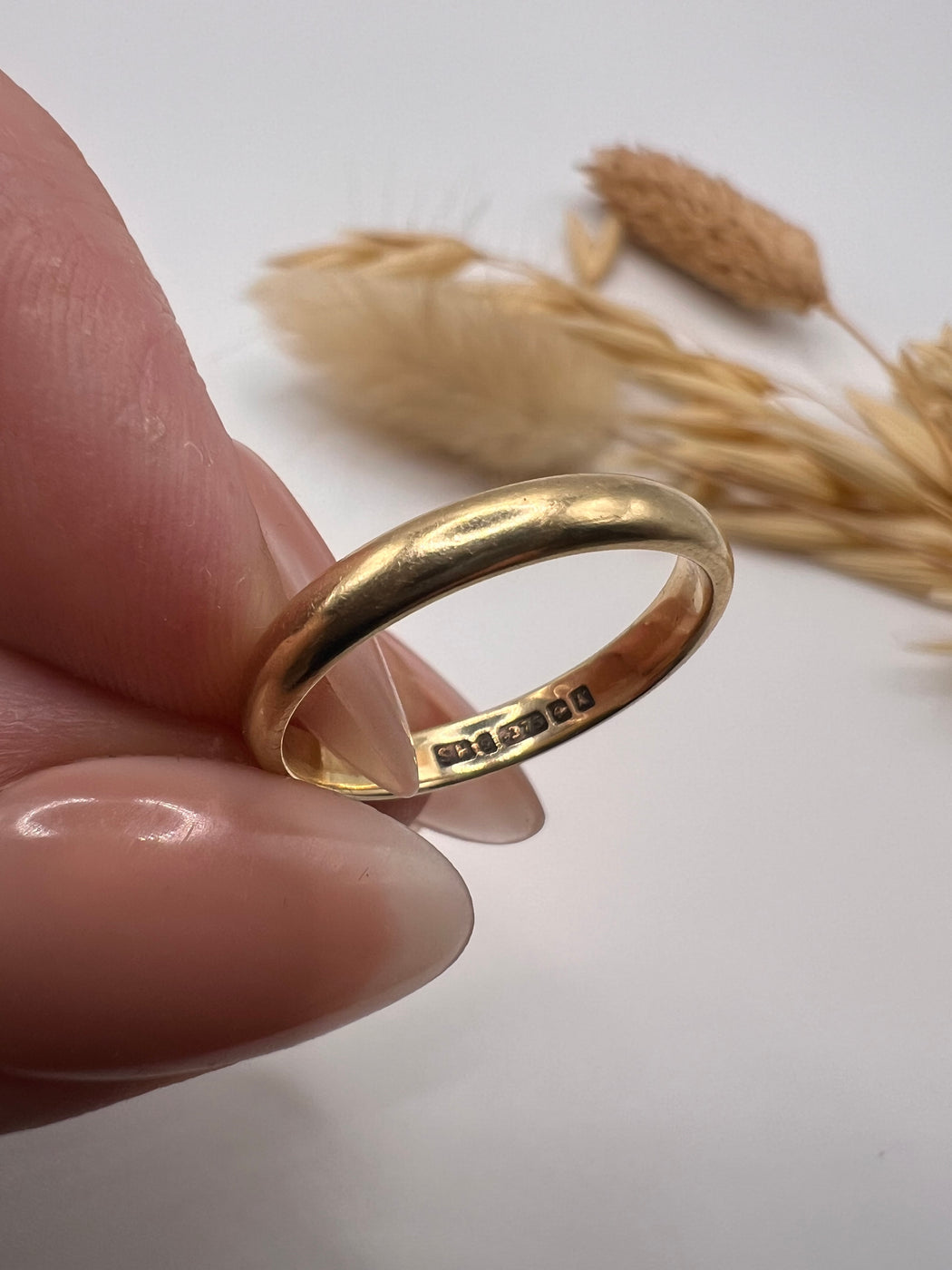 Vintage 9ct Domed Wedding Band