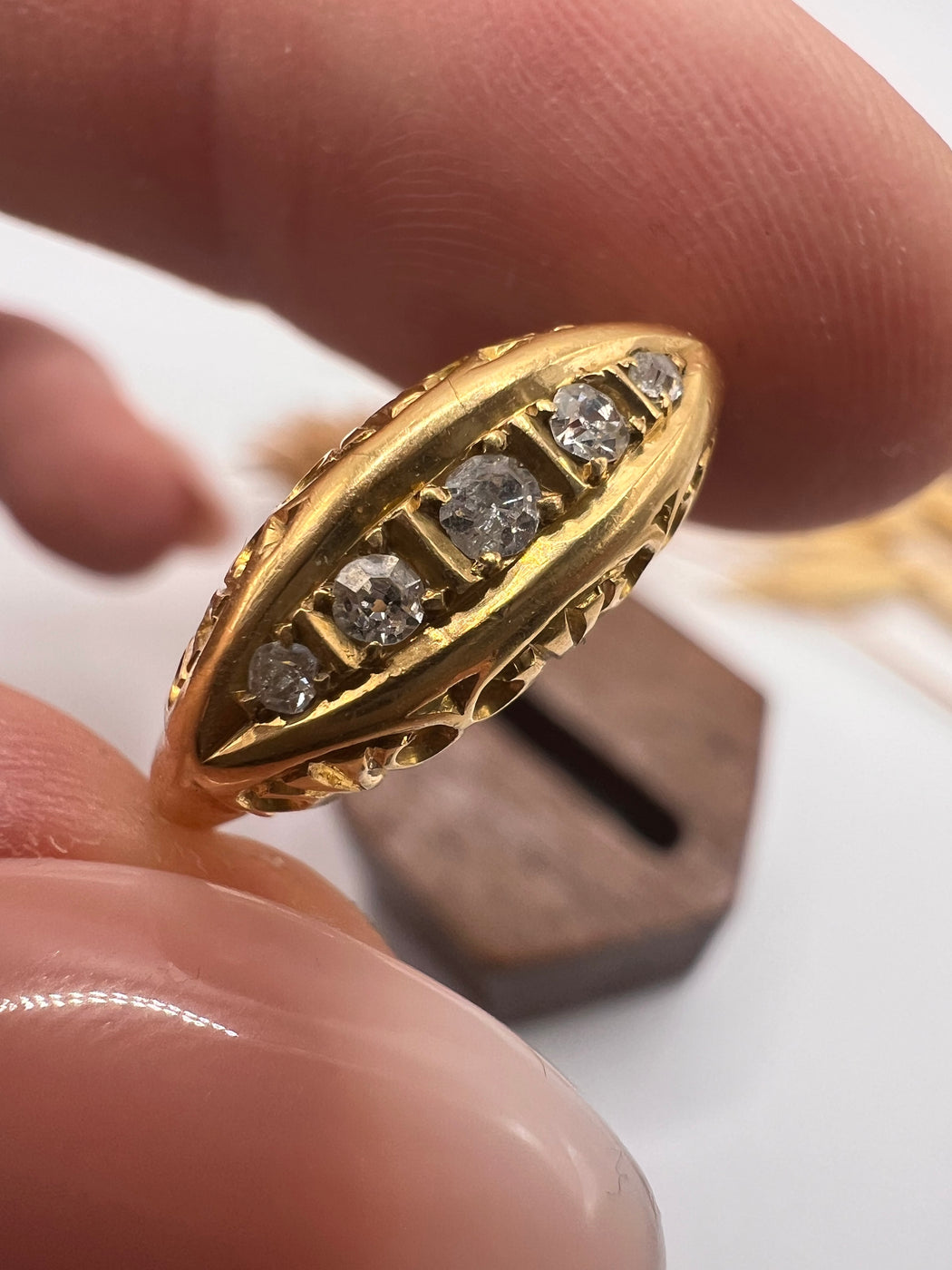 18ct Antique Five Diamond Boat Ring
