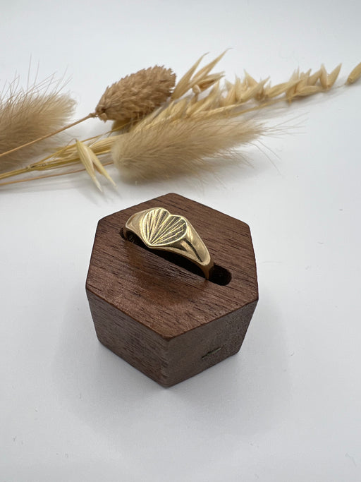 9ct 1970’s Sunray Heart Signet Ring