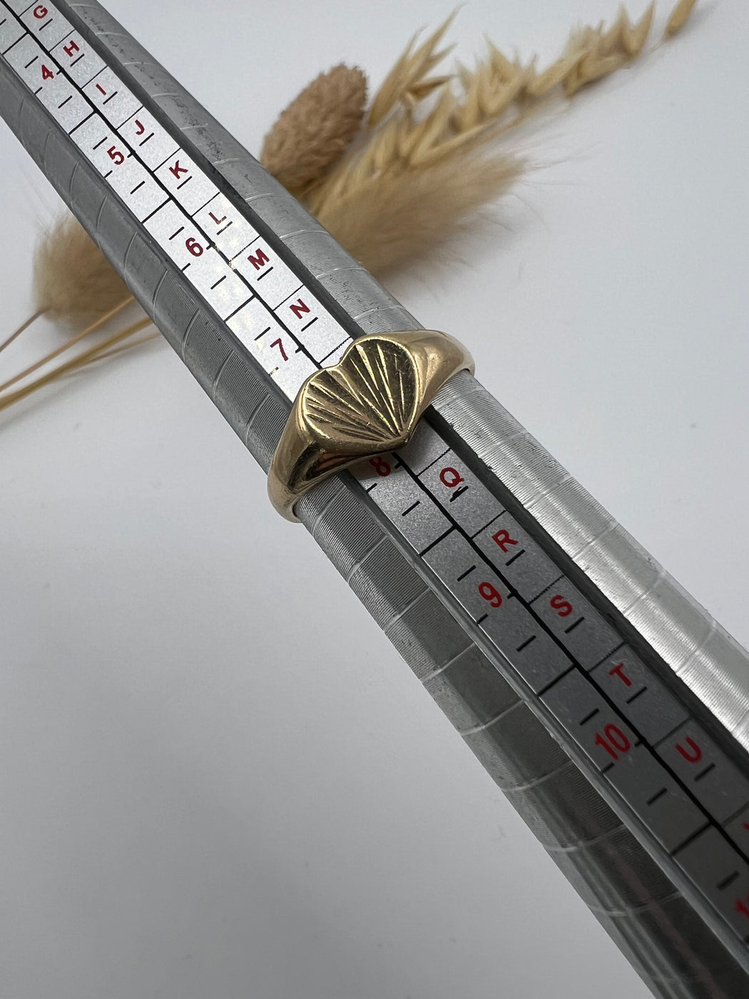 9ct 1970’s Sunray Heart Signet Ring